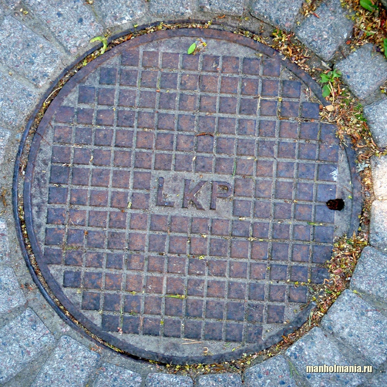 Фото люка Финляндия, завод Финляндия