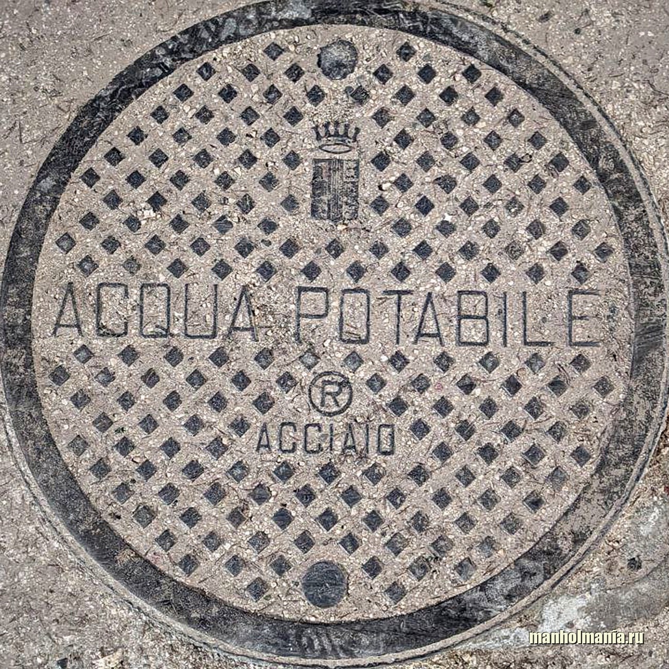 Фото люка Италия, завод Италия